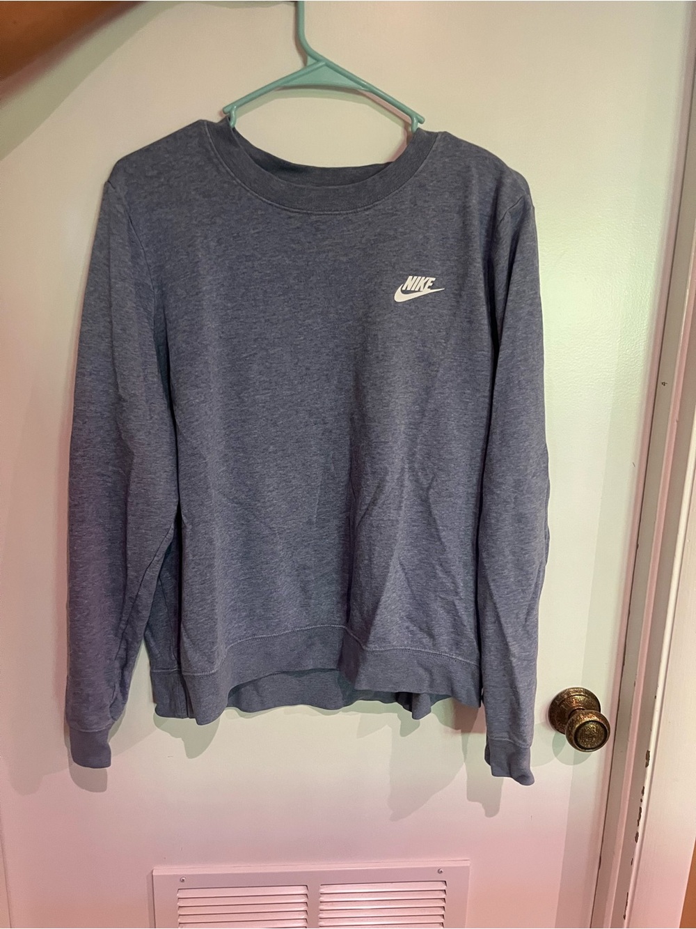 Nike Women’s Crewneck Sweatshirt in Heather Blue